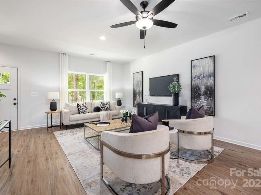 1034 Dooley Drive, Charlotte, NC 28227.  MLS# CAR4242961, YatesRealty ID 6087. Representation