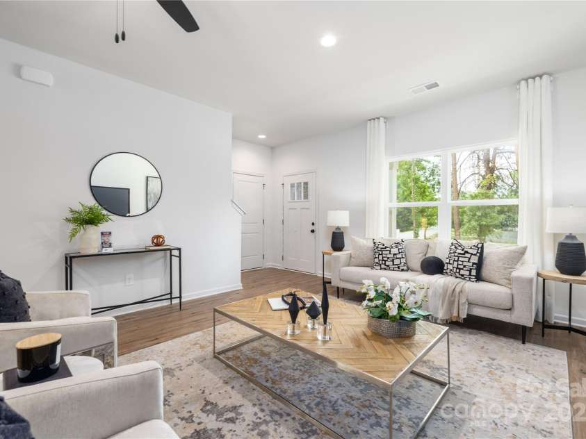 1034 Dooley Drive, Charlotte, NC 28227.  MLS# CAR4242961, YatesRealty ID 6087. Representation