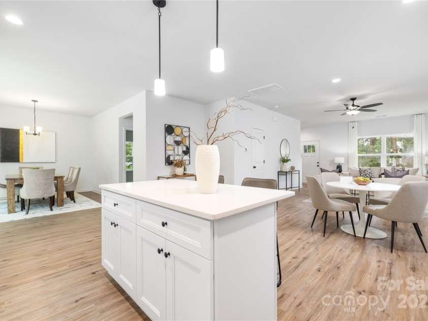 1034 Dooley Drive, Charlotte, NC 28227.  MLS# CAR4242961, YatesRealty ID 6087. Representation