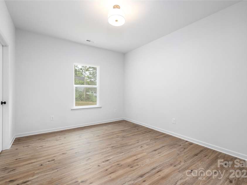 1034 Dooley Drive, Charlotte, NC 28227.  MLS# CAR4242961, YatesRealty ID 6087. Representation