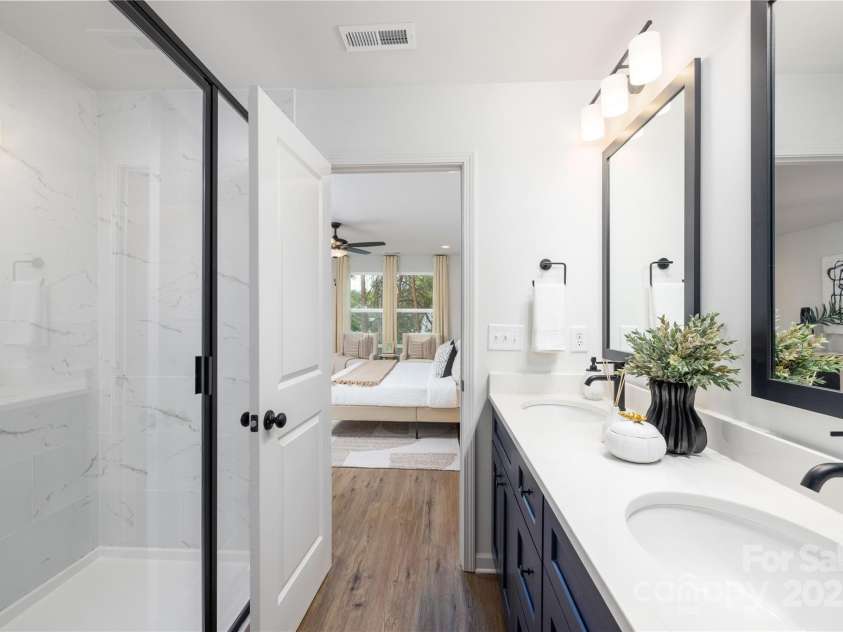 1034 Dooley Drive, Charlotte, NC 28227.  MLS# CAR4242961, YatesRealty ID 6087. Representation