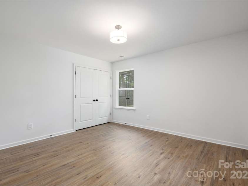 1034 Dooley Drive, Charlotte, NC 28227.  MLS# CAR4242961, YatesRealty ID 6087. Representation