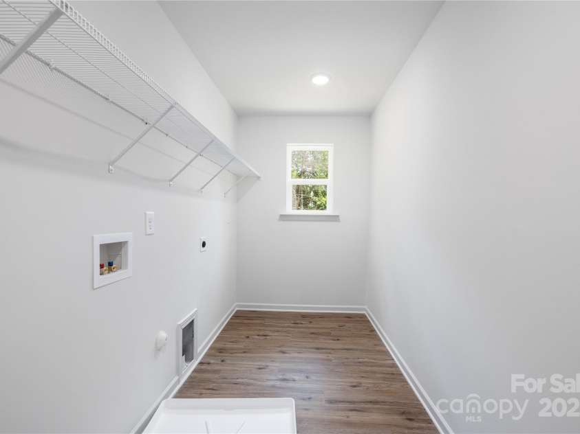 1034 Dooley Drive, Charlotte, NC 28227.  MLS# CAR4242961, YatesRealty ID 6087. Representation