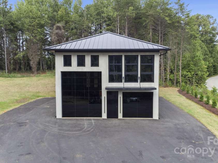 248 Singleton Road, Mooresville, NC 28117.  MLS# CAR4192908, YatesRealty ID 6088. 