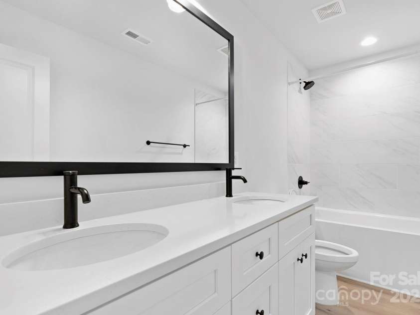 13110 Blacksmith Court, Matthews, NC 28105.  MLS# CAR4226604, YatesRealty ID 6089. 