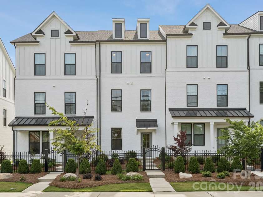 4148 Alexander View Drive, Charlotte, NC 28226.  MLS# CAR4345883, YatesRealty ID 6089. 4148 Alexander View