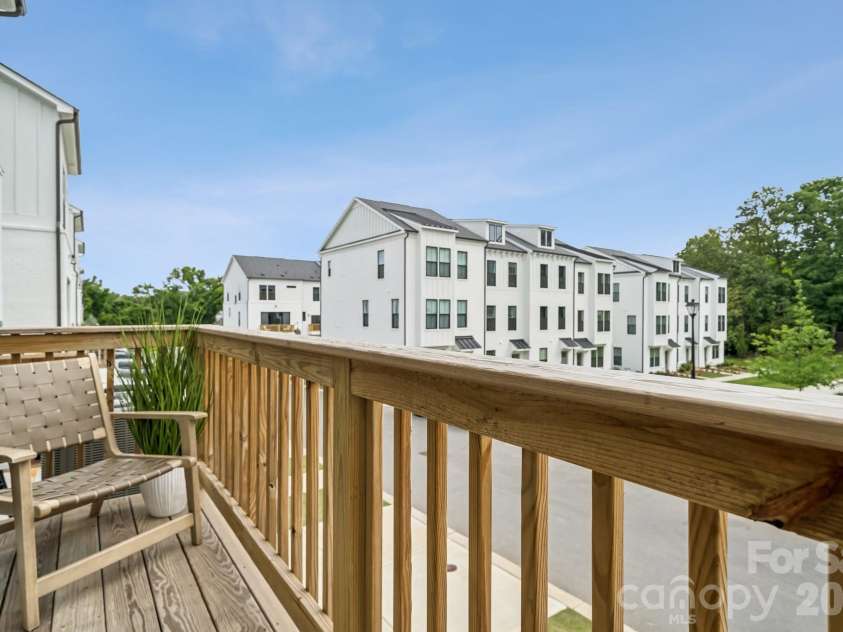 4148 Alexander View Drive, Charlotte, NC 28226.  MLS# CAR4345883, YatesRealty ID 6089. Perfect for sipping beverages 