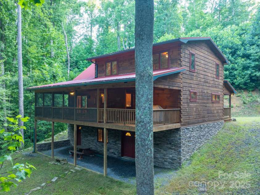 160 Capote Court, Boone, NC 28607.  MLS# CAR4319414, YatesRealty ID 609. 