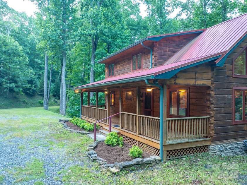 160 Capote Court, Boone, NC 28607.  MLS# CAR4319414, YatesRealty ID 609. 