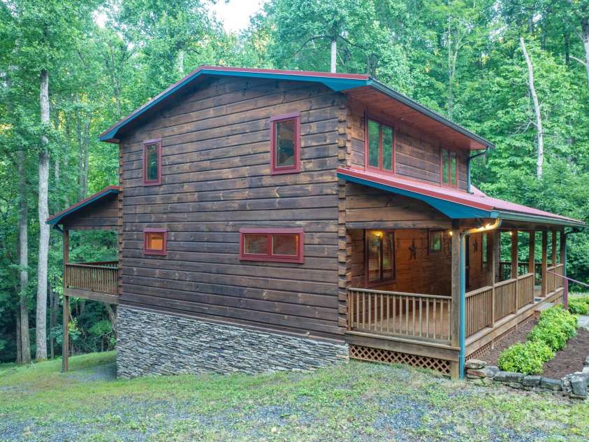 160 Capote Court, Boone, NC 28607.  MLS# CAR4319414, YatesRealty ID 609. 