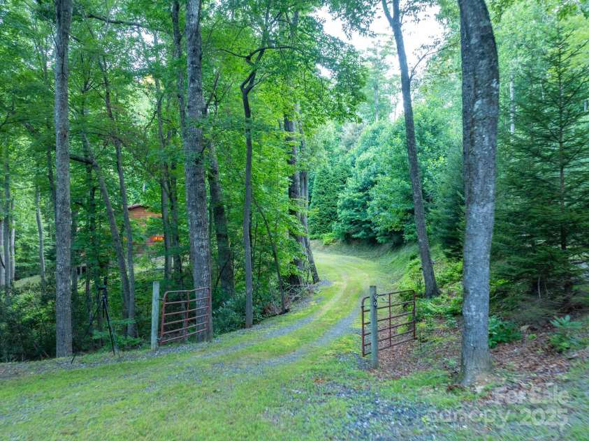 160 Capote Court, Boone, NC 28607.  MLS# CAR4319414, YatesRealty ID 609. 