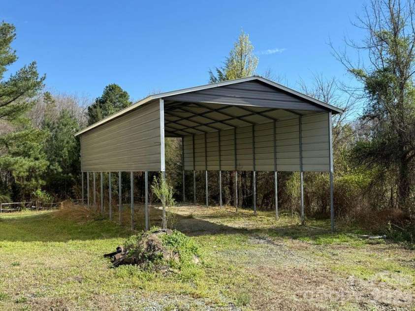 6875 Mount Pleasant Road, Concord, NC 28025.  MLS# CAR4436393, YatesRealty ID 6090. 