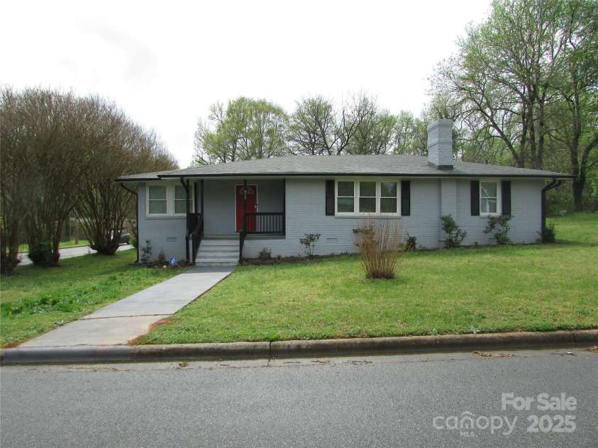 412 Broad Street, Salisbury, NC 28144.  MLS# CAR4246288, YatesRealty ID 6091. 