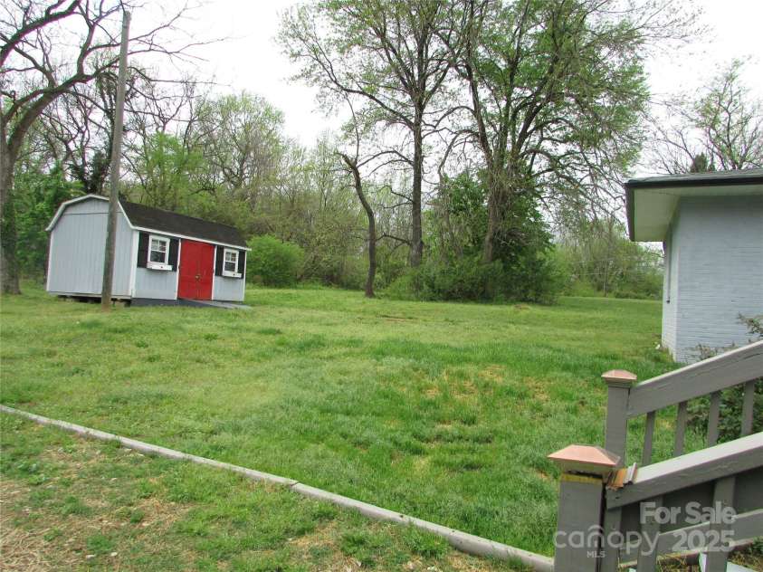 412 Broad Street, Salisbury, NC 28144.  MLS# CAR4246288, YatesRealty ID 6091. 
