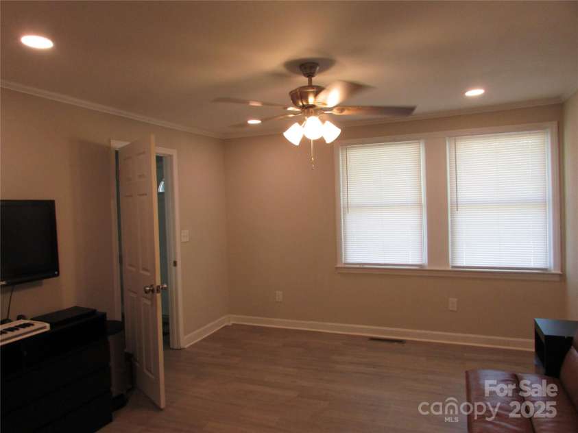 412 Broad Street, Salisbury, NC 28144.  MLS# CAR4246288, YatesRealty ID 6091. 