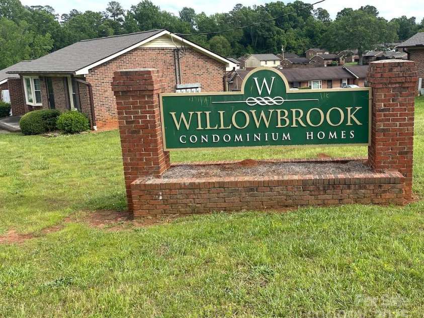 484 Willow Spring Lane, Rock Hill, SC 29730.  MLS# CAR4333403, YatesRealty ID 6091. 