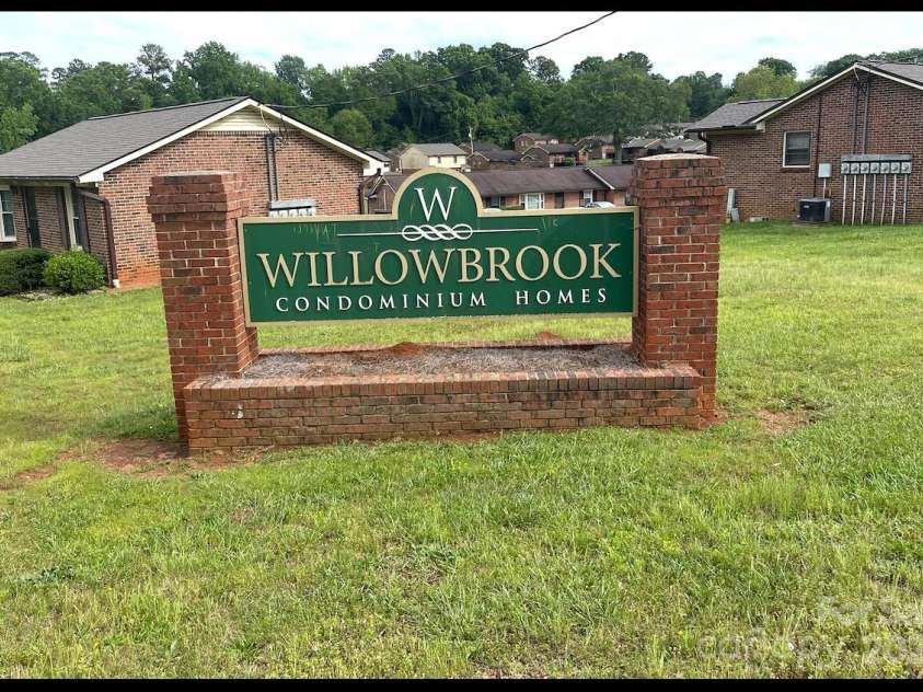 484 Willow Spring Lane, Rock Hill, SC 29730.  MLS# CAR4333403, YatesRealty ID 6091. 