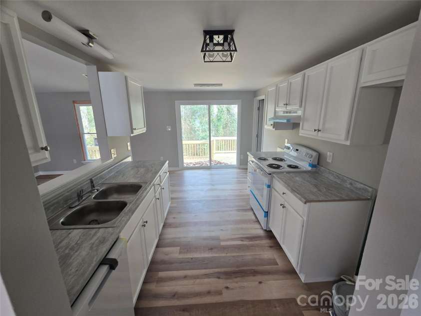 6608 Wagon Oak Road, Charlotte, NC 28212.  MLS# CAR4360214, YatesRealty ID 6091. 