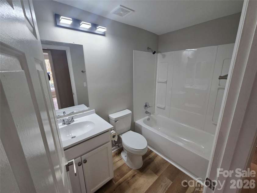 6608 Wagon Oak Road, Charlotte, NC 28212.  MLS# CAR4360214, YatesRealty ID 6091. 