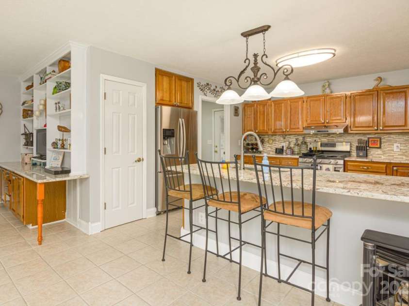 231 Kimberly Ann Drive, Hendersonville, NC 28792.  MLS# CAR4285461, YatesRealty ID 6092. Kitchen