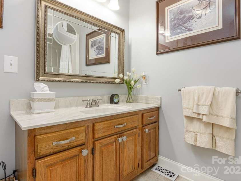 231 Kimberly Ann Drive, Hendersonville, NC 28792.  MLS# CAR4285461, YatesRealty ID 6092. Primary bath