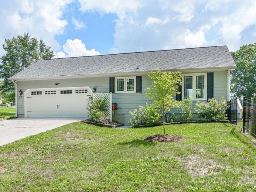 231 Kimberly Ann Drive, Hendersonville, NC 28792.  MLS# CAR4285461, YatesRealty ID 6092. Side view