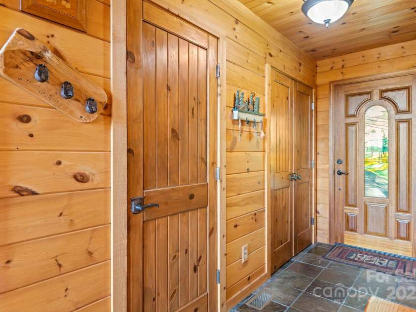 2464 Bridle Ridge Way, Lenoir, NC 28645.  MLS# CAR4026763, YatesRealty ID 6093. 