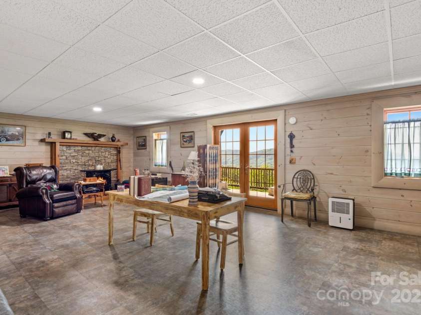 2464 Bridle Ridge Way, Lenoir, NC 28645.  MLS# CAR4026763, YatesRealty ID 6093. 