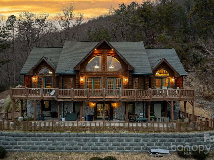 2464 Bridle Ridge Way, Lenoir, NC 28645.  MLS# CAR4026763, YatesRealty ID 6093. 