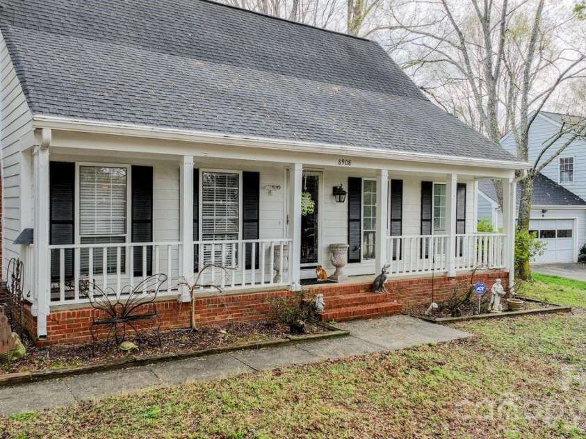 8908 Golf Ridge Drive, Charlotte, NC 28277.  MLS# CAR4358184, YatesRealty ID 6093. 