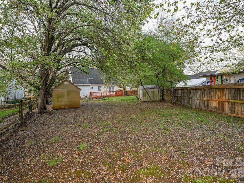 8908 Golf Ridge Drive, Charlotte, NC 28277.  MLS# CAR4358184, YatesRealty ID 6093. 