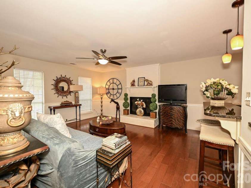 8908 Golf Ridge Drive, Charlotte, NC 28277.  MLS# CAR4358184, YatesRealty ID 6093. 