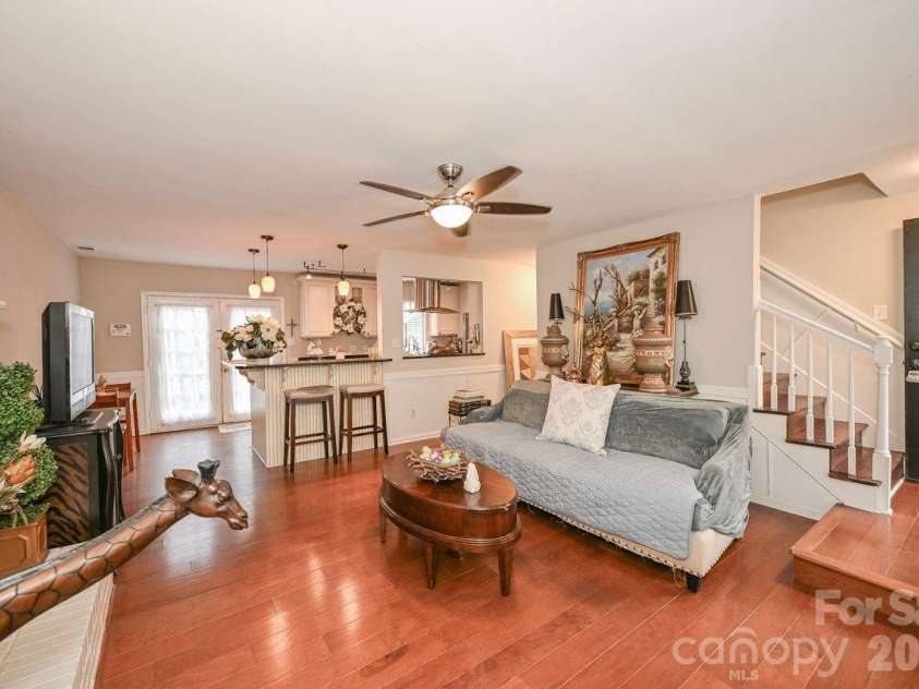 8908 Golf Ridge Drive, Charlotte, NC 28277.  MLS# CAR4358184, YatesRealty ID 6093. 