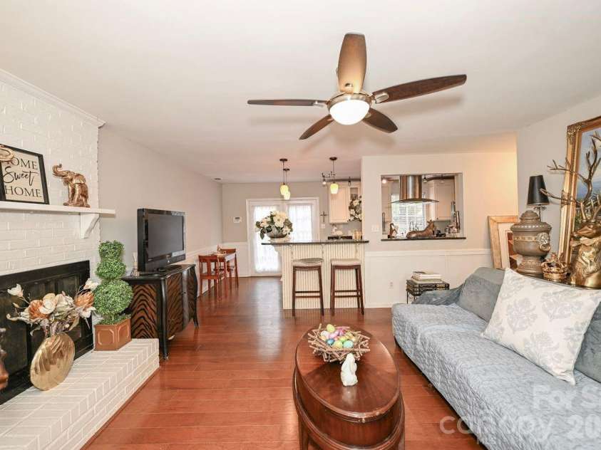 8908 Golf Ridge Drive, Charlotte, NC 28277.  MLS# CAR4358184, YatesRealty ID 6093. 