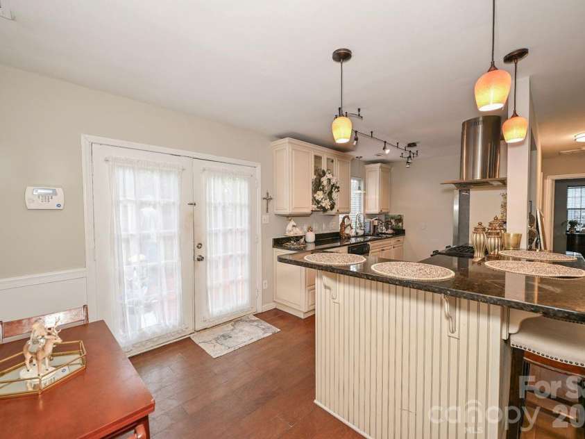 8908 Golf Ridge Drive, Charlotte, NC 28277.  MLS# CAR4358184, YatesRealty ID 6093. 