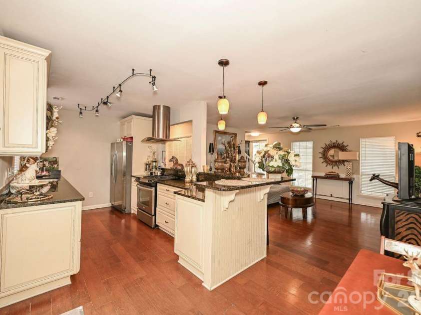 8908 Golf Ridge Drive, Charlotte, NC 28277.  MLS# CAR4358184, YatesRealty ID 6093. 