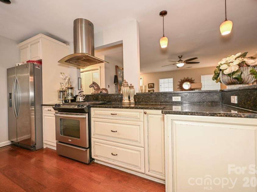 8908 Golf Ridge Drive, Charlotte, NC 28277.  MLS# CAR4358184, YatesRealty ID 6093. 