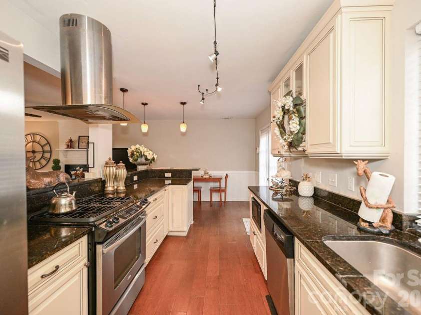 8908 Golf Ridge Drive, Charlotte, NC 28277.  MLS# CAR4358184, YatesRealty ID 6093. 