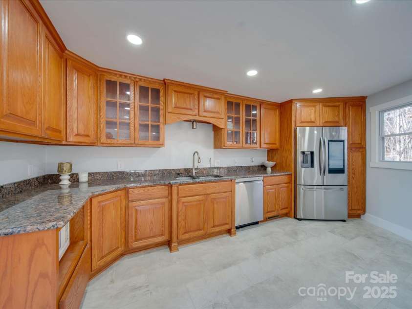 2143 Manawa Lane, Tega Cay, SC 29708.  MLS# CAR4264453, YatesRealty ID 6094. 