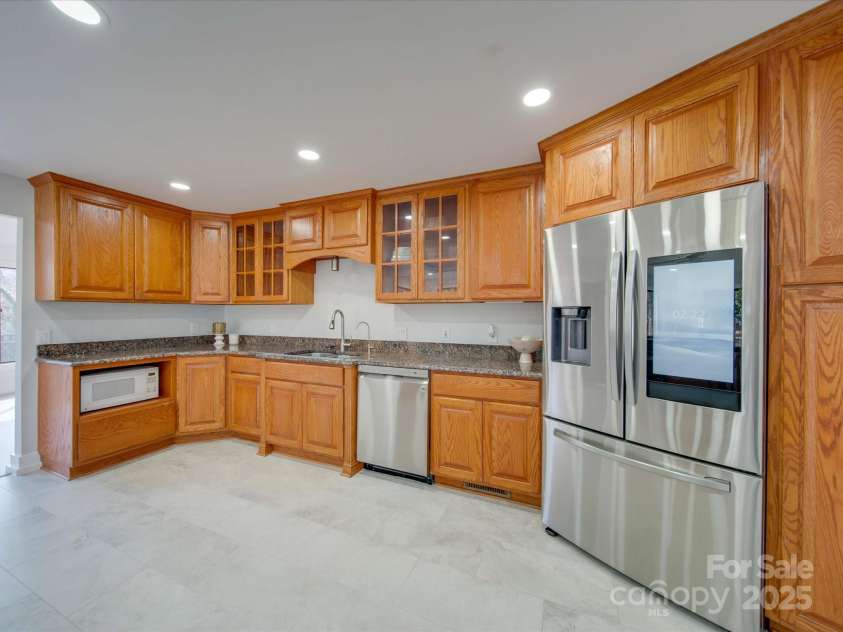 2143 Manawa Lane, Tega Cay, SC 29708.  MLS# CAR4264453, YatesRealty ID 6094. 