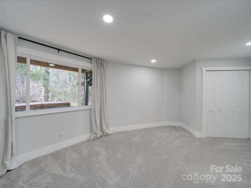 2143 Manawa Lane, Tega Cay, SC 29708.  MLS# CAR4264453, YatesRealty ID 6094. 