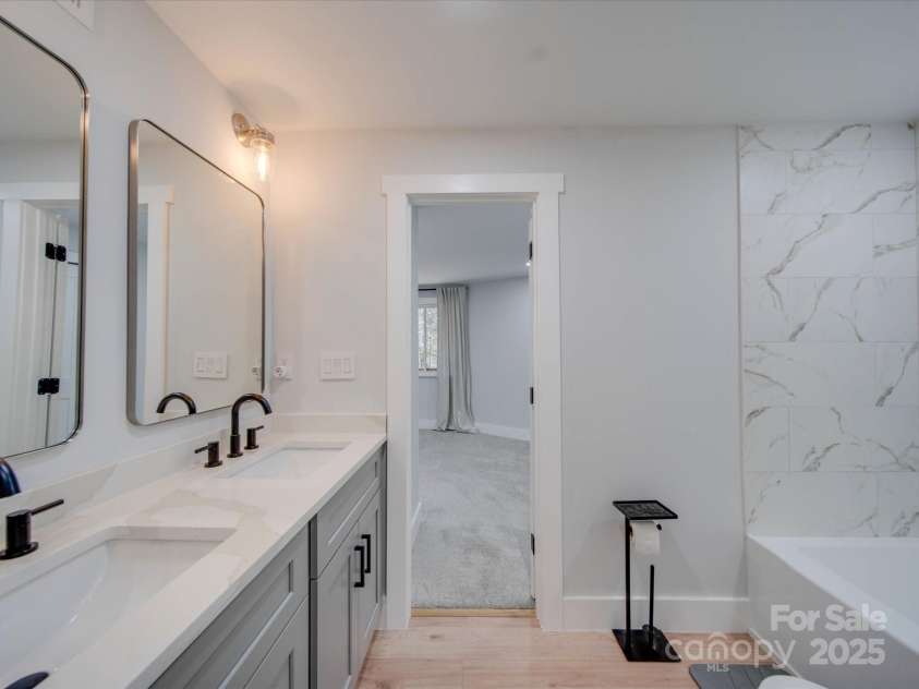 2143 Manawa Lane, Tega Cay, SC 29708.  MLS# CAR4264453, YatesRealty ID 6094. 