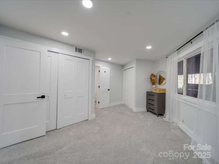 2143 Manawa Lane, Tega Cay, SC 29708.  MLS# CAR4264453, YatesRealty ID 6094. 