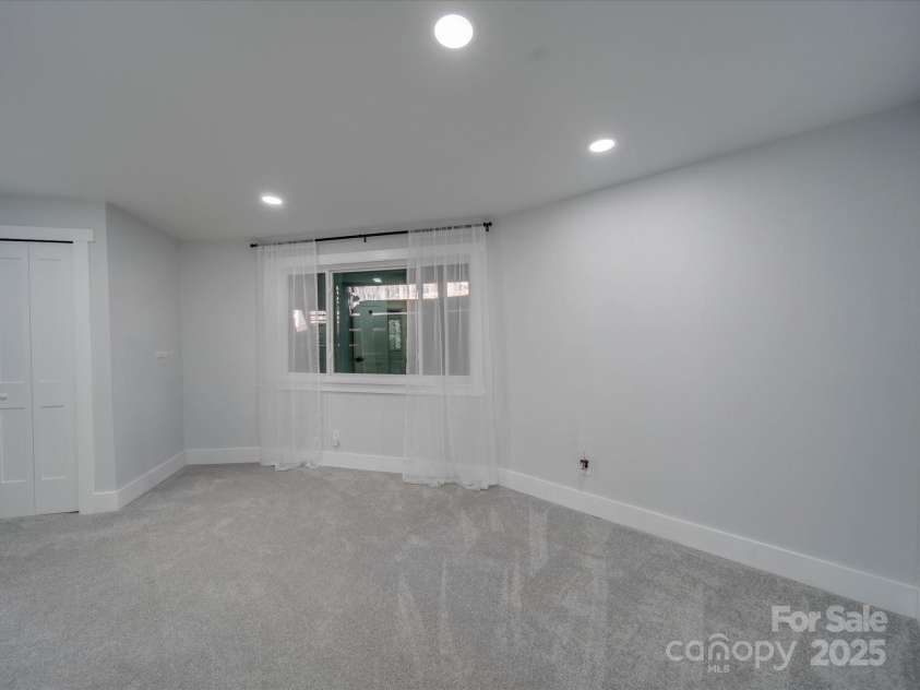 2143 Manawa Lane, Tega Cay, SC 29708.  MLS# CAR4264453, YatesRealty ID 6094. 