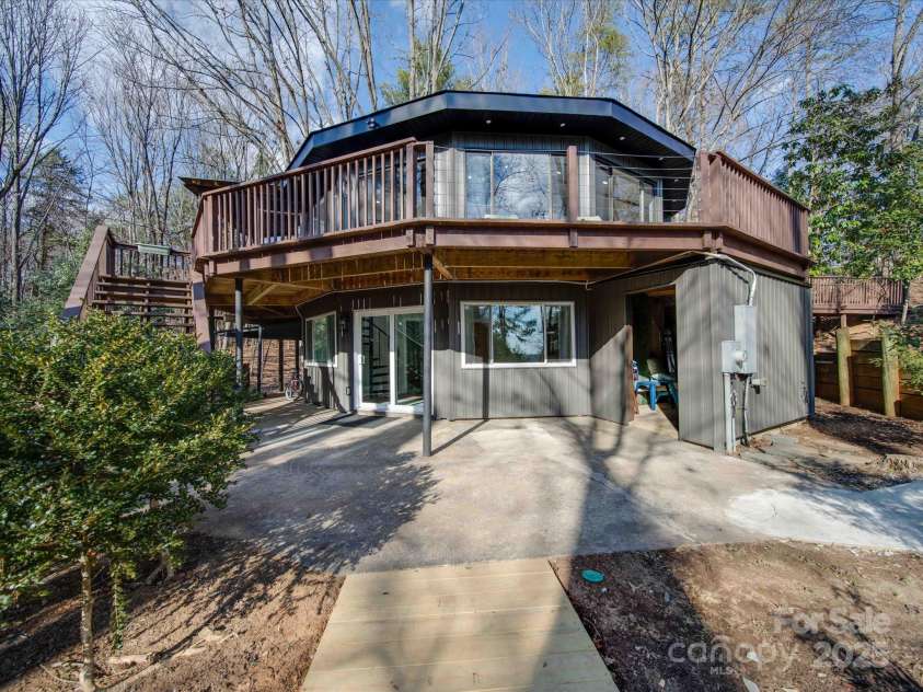 2143 Manawa Lane, Tega Cay, SC 29708.  MLS# CAR4264453, YatesRealty ID 6094. 