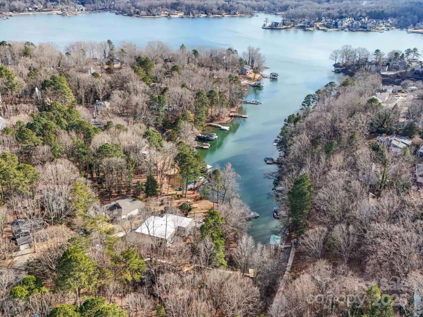 2143 Manawa Lane, Tega Cay, SC 29708.  MLS# CAR4264453, YatesRealty ID 6094. 