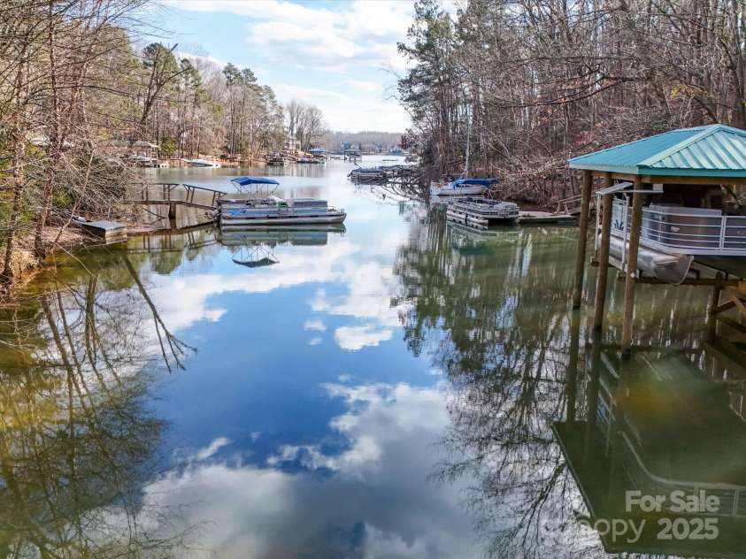 2143 Manawa Lane, Tega Cay, SC 29708.  MLS# CAR4264453, YatesRealty ID 6094. 