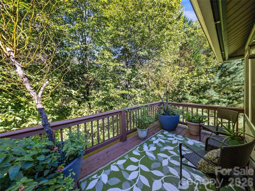 73 Ridgetop Circle, Brevard, NC 28712.  MLS# CAR4419957, YatesRealty ID 6094. 