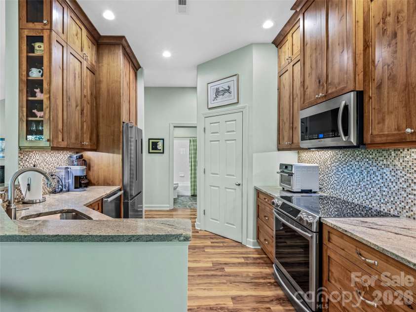 73 Ridgetop Circle, Brevard, NC 28712.  MLS# CAR4419957, YatesRealty ID 6094. 