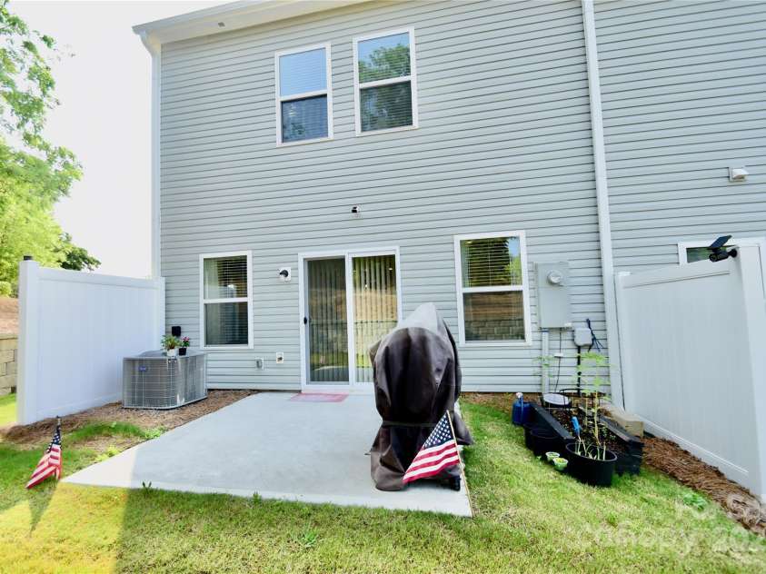 1365 Eagle Claw Drive, Kannapolis, NC 28083.  MLS# CAR4266017, YatesRealty ID 6095. 